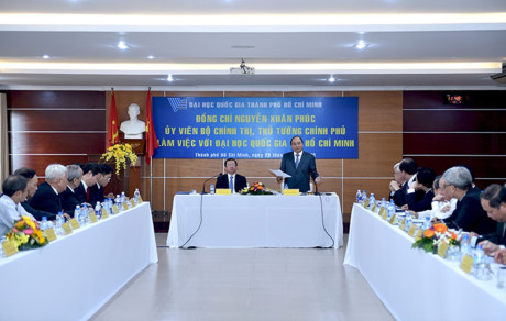 Cũng trong sáng 20/11, Thủ tướng Nguyễn Xuân Phúc và đoàn công tác của Chính phủ đã làm việc với lãnh đạo chủ chốt của Đại học Quốc gia Thành phố Hồ Chí Minh.