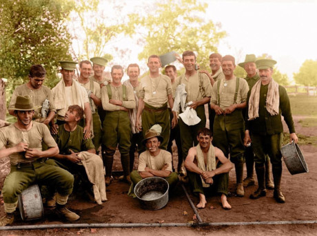 Một nhóm binh sĩ tại một căn cứ quân sự ở Australia. Ảnh tư liệu của Đại học Mở (Anh) 