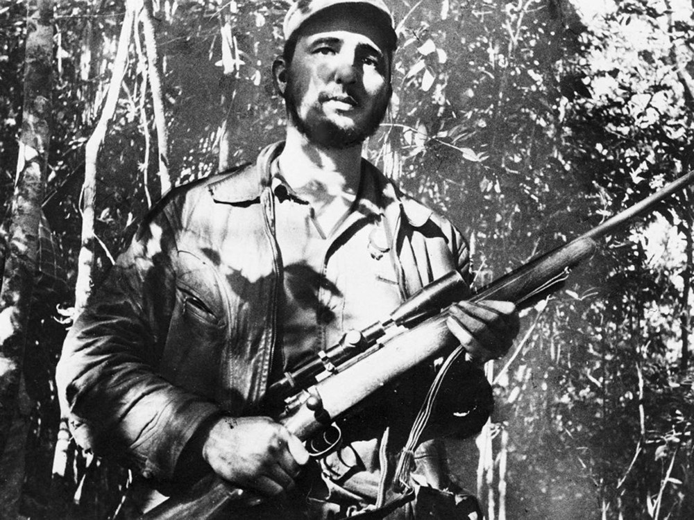 Năm 1959, Cách mạng Cuba thành công. Ảnh trên, những người ủng hộ cách mạng ra đường ở La Habana ăn mừng sự sụp đổ của chính quyền Batista.