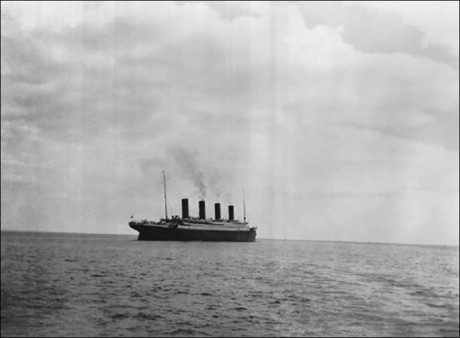 Bức ảnh cuối cùng của con tàu huyền thoài Titanic trước khi nó chìm vào năm 1912.