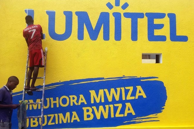 Thương hiệu Lumitel được quảng bá trên các bức tường tại Burundi. (Nguồn: Viettel)
