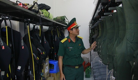 Đại úy Trần Phước Nguyên luôn gương mẫu đi đầu trong công việc, lãnh đạo đơn vị hoàn thành xuất sắc nhiệm vụ.