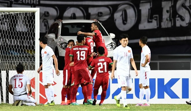 Việt Nam (áo trắng) chỉ cần thắng 1-0 là sẽ vào chung kết. (Nguồn: Affsuzukicup)
