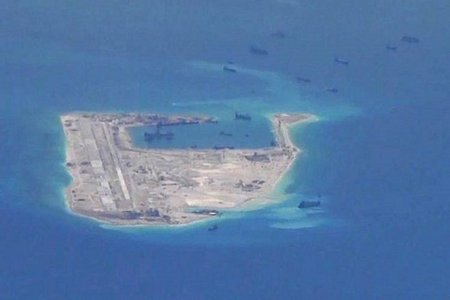 Hình ảnh máy bay do thám Mỹ chụp được hôm 21/5 cho thấy Trung Quốc vẫn tăng cường bồi đắp trái phép ở Biển Đông. (Nguồn: WSJ)