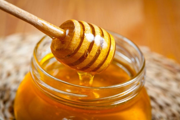 Mật ong: Mật ong khi được bảo quản trong tủ lạnh sẽ dễ bị kết tinh và đông cứng làm mất đi một lượng dưỡng chất nhất định.