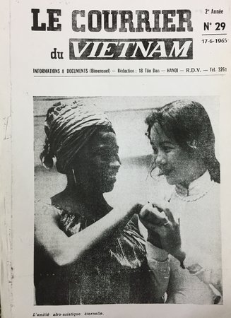 Nghệ sỹ Đức Lưu (phải) lên bìa tạp chí Le Courrier du Vietnam - Thông tấn xã Việt Nam số ra ngày 17/6/1965. (Ảnh: Nghệ sỹ cung cấp)  