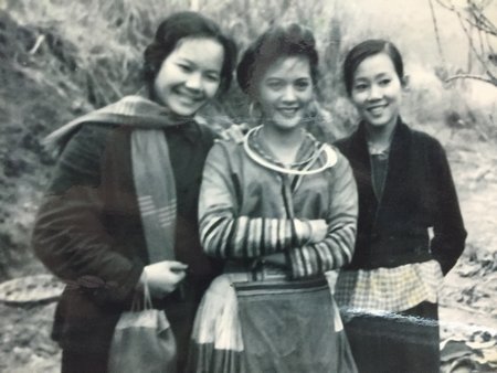 Ba nghệ sỹ Đức Lưu-Đức Hoàn-Phi Nga (từ trái qua phải) trong những ngày quay phim “Vợ chồng A Phủ.” (Ảnh: Nghệ sỹ cung cấp)