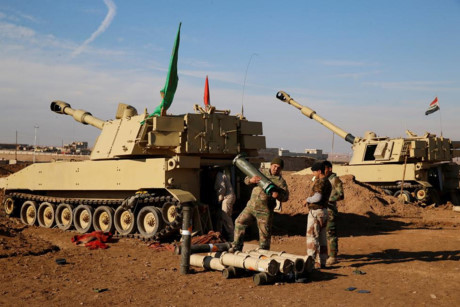 Quân đội Iraq tập kết ở phía bắc Mosul trong lúc diễn ra chiến sự với IS.