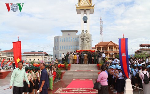 Tỉnh trưởng Kampong Chhnang phát biểu tại buổi lễ.