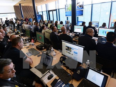 Hệ thống máy tính tại Trung tâm hợp tác an ninh quốc tế ở Lognes ngày 7/6/2016. (Nguồn: AFP/TTXVN)
