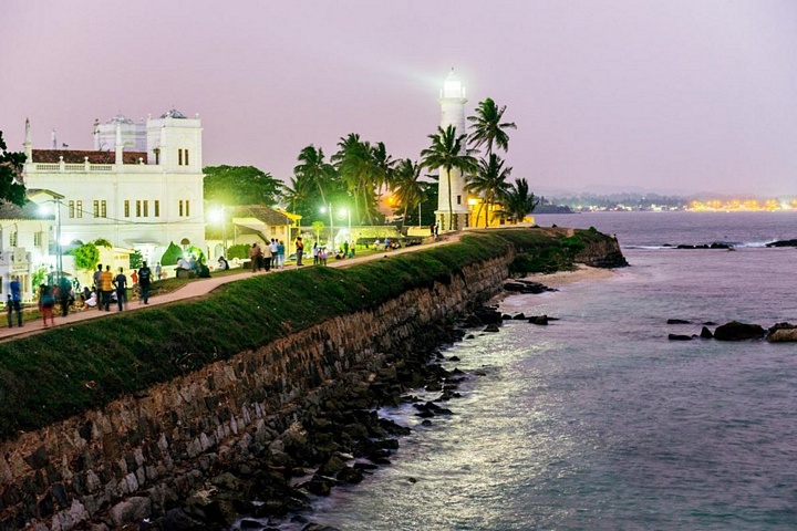 Khi những ngày đông tưởng dài như vô tận, thị trấn Galle ở Sri Lanka với di sản văn hóa thế giới pháo đài Galle cùng bãi biển tuyệt đẹp sẽ là điểm đến hấp dẫn với du khách. (Nguồn: NatGeo)