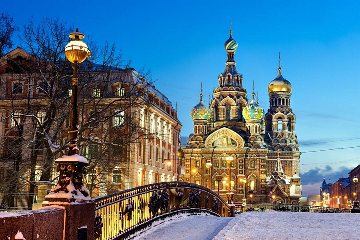 Thành phố St. Petersburg, Nga với những điểm đến văn hóa như Cung điện Mùa đông và như Nhà thờ Phục sinh dưới tuyết càng thêm nguy nga, lộng lẫy. (Nguồn: NatGeo)