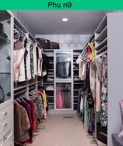 Căn phòng chính của một người phụ nữ trong nhà chính là phòng chứa quần áo và các loại phụ kiện.
