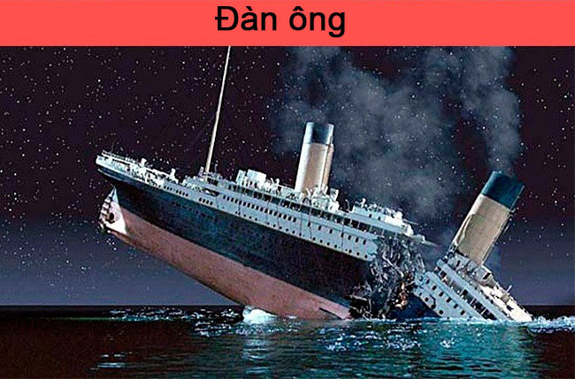 Nhưng điều đàn ông chú ý lại là hiện thực ngay trước mắt hay chính là hình ảnh con tàu Titanic đang dần chìm xuống mặt biển.