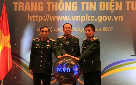Lễ ra mắt trang thôn tin điện tử của Trung tâm Gìn giữ hòa bình Việt Nam.