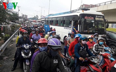 Ùn tắc nghiêm trọng tại Quốc lộ 1 đoạn qua tỉnh Tiền Giang.