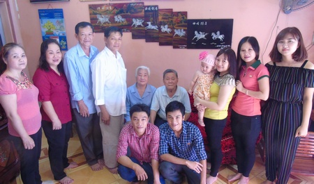 Gia đình ông Nguyễn An luôn coi trọng sự đoàn viên, sum họp, cùng nhau chúc tết ông bà, cha mẹ.