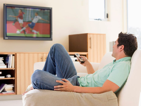Xem tivi: Nghiên cứu được công bố trên Sports Medicine của Anh chỉ ra rằng nam giới xem tivi trên 20 giờ/tuần có độ tập trung tinh trùng thấp hơn 44% so với những người hoàn toàn không xem tivi và tập luyện ở mức độ trung bình hoặc mạnh mỗi tuần.