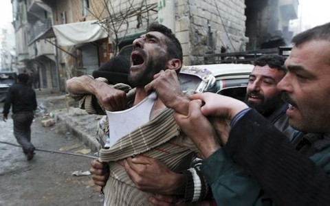 Người dân Syria đau đớn vì cuộc nội chiến dai dẳng tại quốc gia Trung Đông này. Ảnh: Reuters