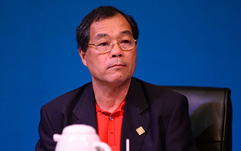 Ông Trầm Bê trong lần tổ chức đại hội cổ đông của Sacombank (Ảnh: Thuận Thắng/Tuổi trẻ)