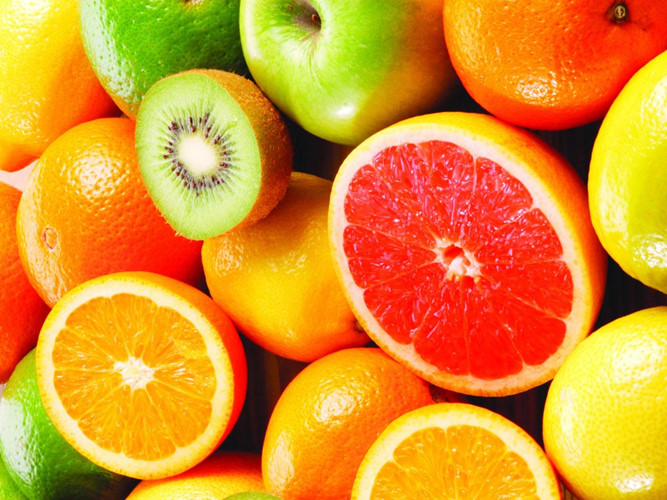 Trái cây giàu vitamin C:Chất chống ô-xy hóa dồi dào trong thành phần quả giúp tiêu diệt các gốc tự do, bảo vệ tinh trùng khỏi những tổn thương, giảm thiểu tình trạng tinh dịch vón cục, tăng khả năng thụ tinh.