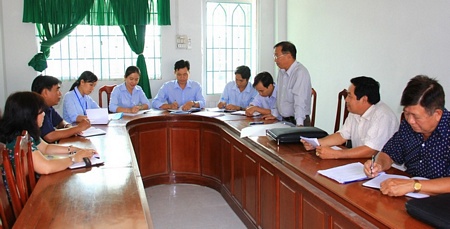 Đoàn kiểm tra công tác bầu cử tại xã Tân Quới (Bình Tân) 