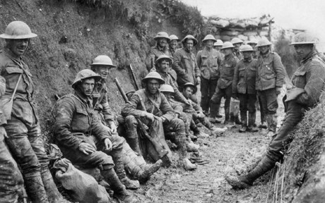 Binh sĩ đơn vị súng trường Ireland trong những giờ đầu tiên của trận đánh vào ngày 1/7/1916.