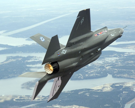 F-35 là loại máy bay thứ hai thuộc dòng chiến đấu cơ thế hệ thứ 5 được Mỹ phát triển để thay thế cho dòng F-16. (Ảnh: Flickr)