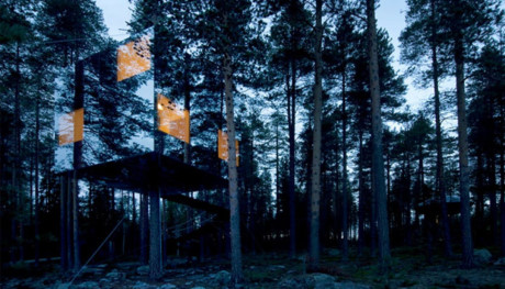 Nhà hình khối lập phương bằng gương, Thụy Điển: là một trong những khách sạn hấp dẫn nhất hành tinh, đồng thời cho phép bạn trải nghiệm cuộc sống hoang dã tự nhiên nơi núi rừng.
