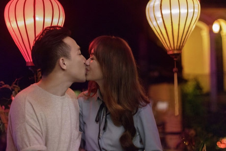 Mới đây, teaser MV chung mang tên Từ giây phút đầu của đôi vợ chồng son Trấn Thành - Hari Won đã được phát hành. Được biết, ca khúc này chính là món quà cưới mà nam nhạc sĩ trẻ Châu Đăng Khoa dành tặng cho hai người bạn thân của mình.