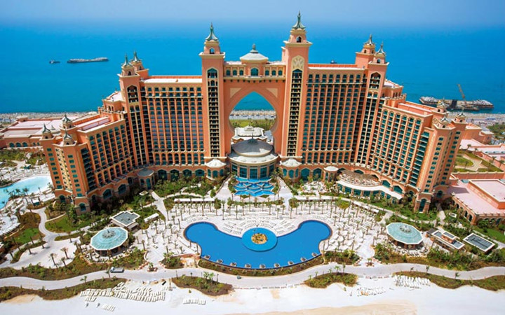 Khách sạn Atlantis tọa lạc tại một trong những vị trí đẹp nhất tại Các tiểu vương quốc Ả Rập thống nhất (UAE)