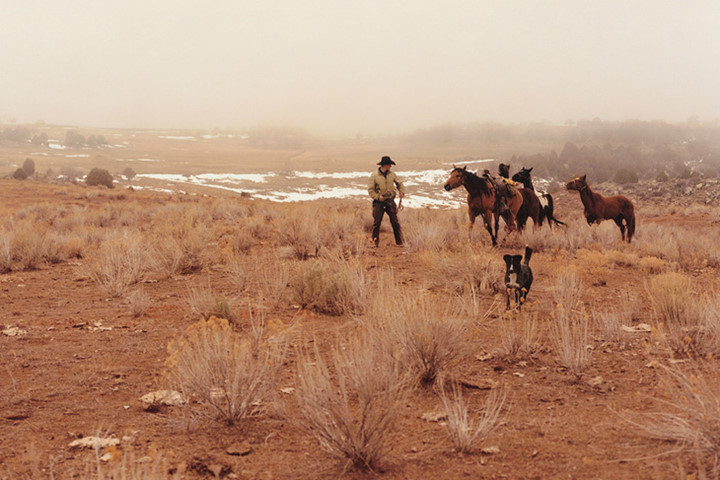Jeremiah Karsten bên những chú ngựa ở Cortez, Colorado, năm 2006.