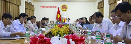 Phó Chủ tịch UBND tỉnh- Lữ Quang Ngời chủ trì hội nghị tại điểm cầu Vĩnh Long.
