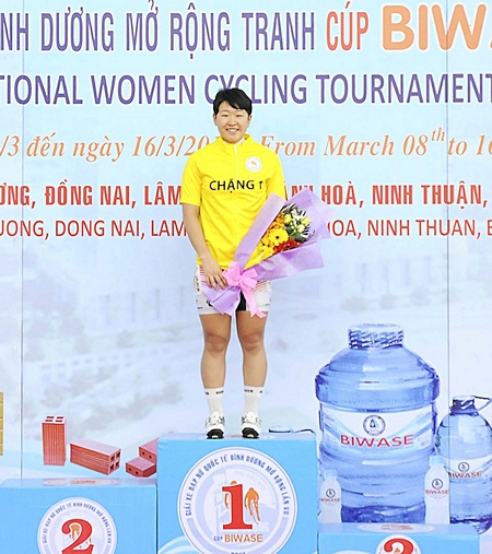 Kajihara Yumi (Nhật Bản) giành áo vàng chặng đua đầu tiên.