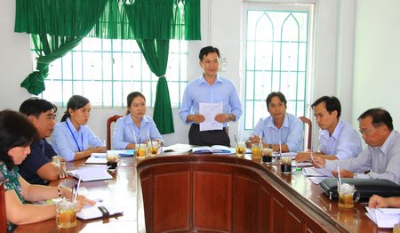 Kiểm tra công tác chuẩn bị bầu cử tại xã Tân Quới (Bình Tân).