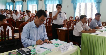  Ông Trần Thanh Tùng- Hiệu trưởng Trường CĐ Cộng đồng Vĩnh Long phát biểu về đề án phân luồng sau THCS