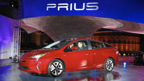 Toyota Prius 2017. Đây là dòng xe tiết kiệm nhiên liệu của hãng xe Nhật