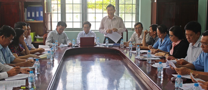 Ông Nguyễn Minh Dũng- Phó Chủ tịch HĐND tỉnh gợi ý một số vấn đề cần quan tâm đối với trường và trung tâm.