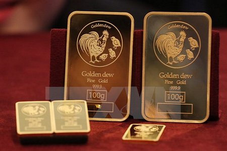 Vàng miếng được bày tại cửa hàng Lotte ở Seoul, Hàn Quốc. (Nguồn: YONHAP/TTXVN)
