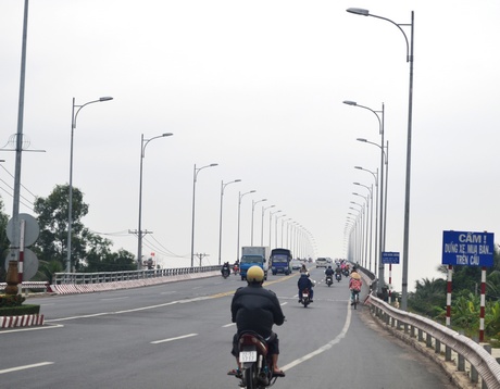 Cầu Rạch Miễu nối 2 tỉnh Tiền Giang- Bến Tre.
