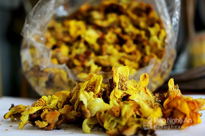 Chè hoa vàng khô bán tại huyện Quế Phong có giá 3 triệu đồng/kg.