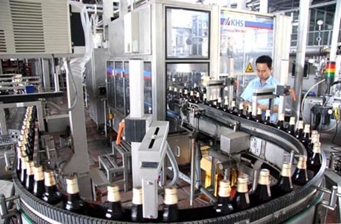 Bộ Công Thương chỉ quản lý 245 cơ sở sản xuất rượu bia nước giải khát. (Ảnh minh họa: KT)