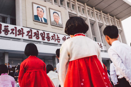 Ở Triều Tiên có một sự tôn sùng đặc biệt dành cho hai ông Kim Nhật Thành và Kim Jong-il.
