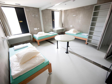 Thụy Sĩ đã đầu tư 40 triệu USD để biến nhà tù Champ-Dollon chật hẹp trở thành nơi rộng rãi và thoải mái hơn. (Nguồn: businessinsider)