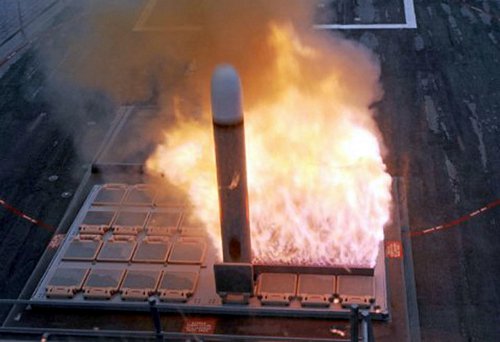 Dòng tên lửa này thường mang đầu đạn nặng 454 kg, được thiết kế để bay cực thấp né tránh hệ thống radar của địch, có thể tiêu diệt các mục tiêu kiên cố với độ chính xác cao. (Ảnh: Business Insider)