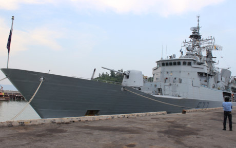 Chiều 12/4, tàu Hải quân Hoàng gia New Zealand mang tên HMNZS TE KAHA cùng 178 thủy thủy đoàn cập cảng Tiên Sa, chính thức thăm hữu nghị thành phố Đà Nẵng.