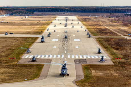 Ban đầu, phi đội này chỉ sử dụng 4 và sau đó là 6 chiếc máy bay trực thăng tấn công Mi-24.