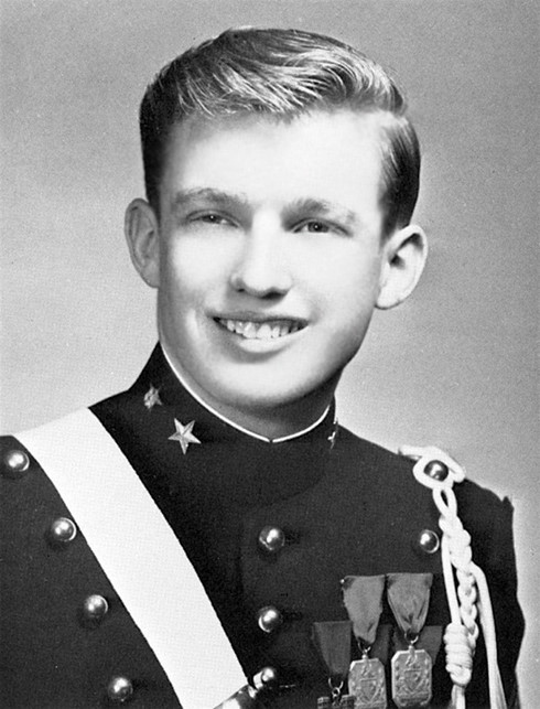 Donald Trump thời trẻ, trong Học viện Quân sự New York.