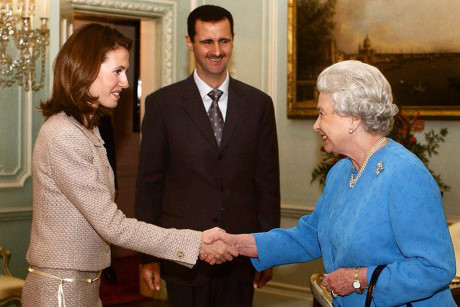 Vì vẫn là công dân Anh, Liên minh châu Âu (EU) không thể áp lệnh cấm nhập cảnh tại nước này với Asma. Tuy nhiên, bà Asma không được phép đến các nước EU khác như với cách thành viên khác trong gia đình Tổng thống Assad kể từ tháng 3/2013.
