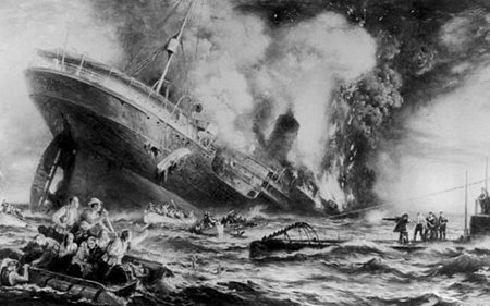 Tranh vẽ cảnh tàu chở khách RMS Lusitania bị tàu ngầm Đức đánh đắm. Ảnh: Three Lions.